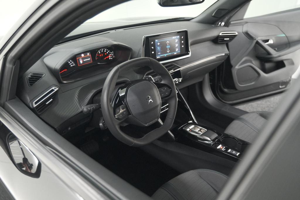 Peugeot 2008 puretech 130 eat8 allure | camera | navigatie | apple carplay 