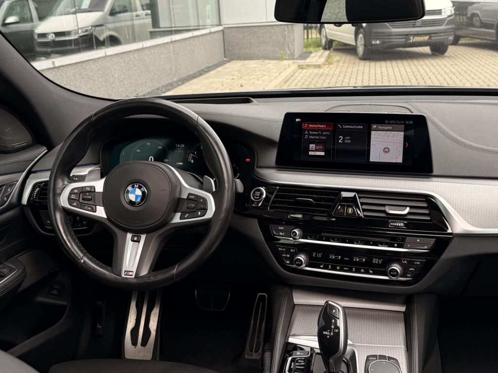 BMW 6 Serie gran turismo 640i high executive m-sport | harman / kardon | 36