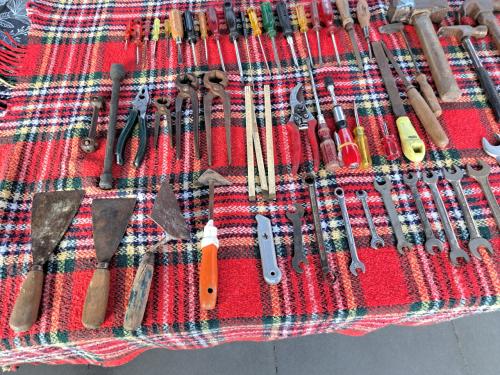 Divers gereedschap voor de beginner, klusser, camping etc. van alles wat.