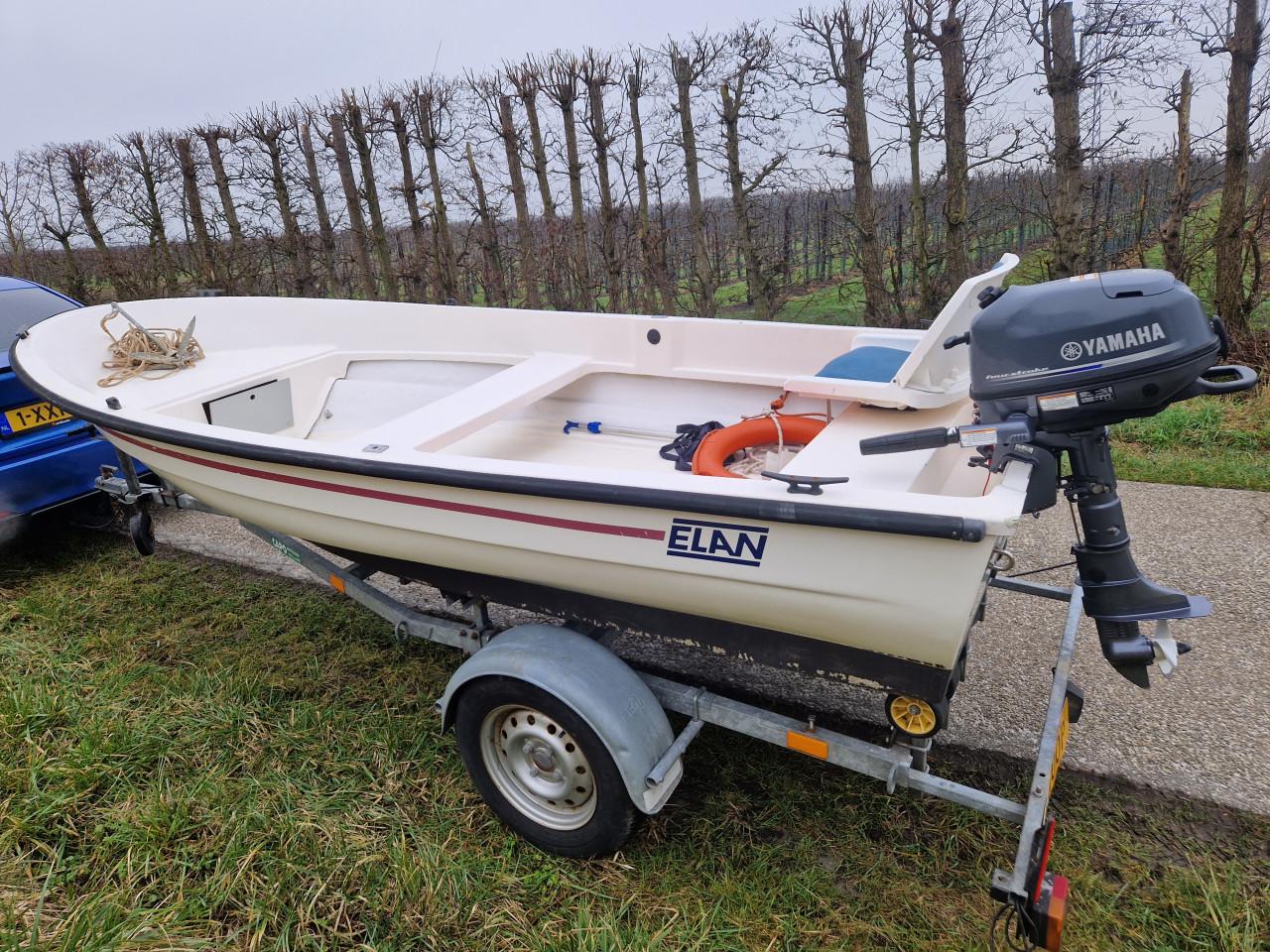 ELAN 401 met Yamaha 4-takt 4 pk en PEGA boottrailer compleet set vaarklaar