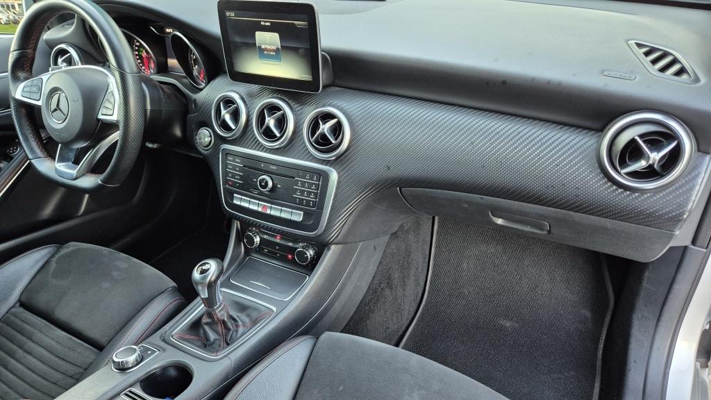 Mercedes-Benz A-Klasse 180 bus. sol. amg*led*navi*stoelvrw*18 inch*leder*zw