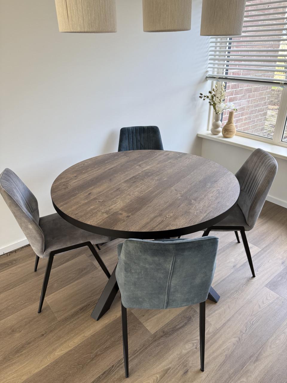 Eettafel mangohout + 4 stoelen