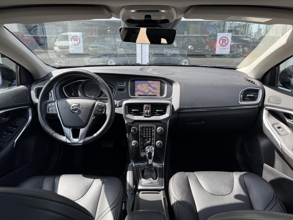 Volvo V40 cross country t3 153pk aut6 polar+ luxury| leder|pano| camera| tr