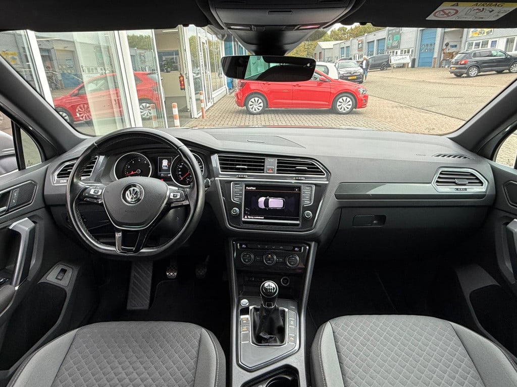 Volkswagen Tiguan 1.4 tsi connected series r line