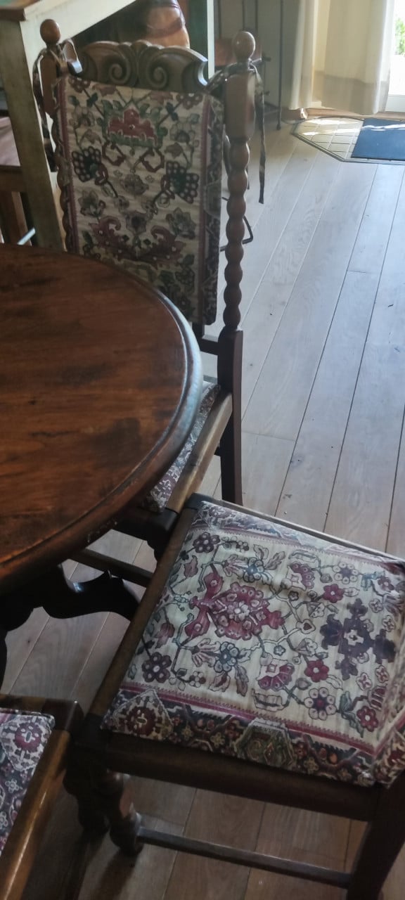 4 massief teak Spaanse eetkamer / eettafel stoelen