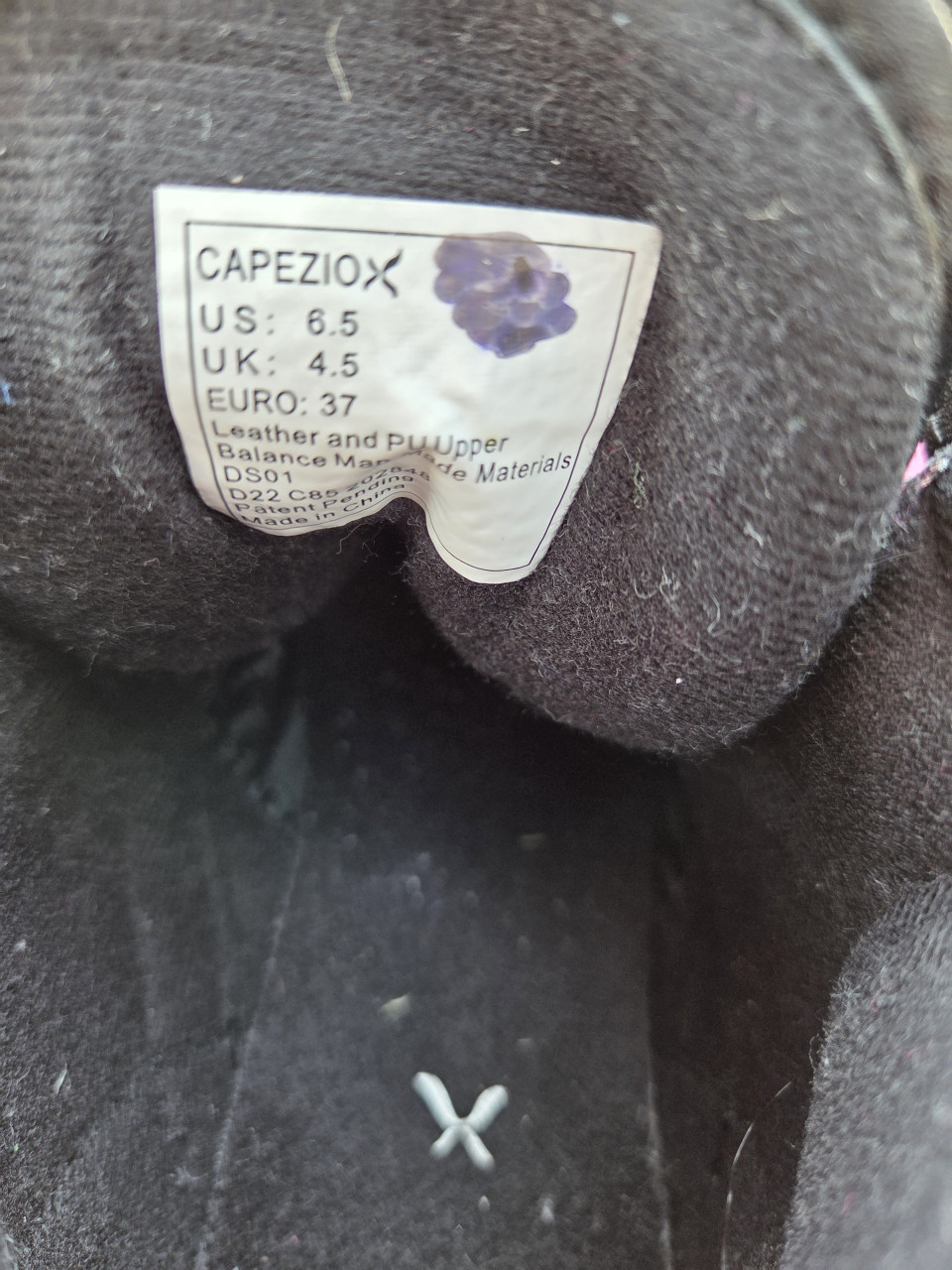 Body action goes, Capezio dans  Sneakers