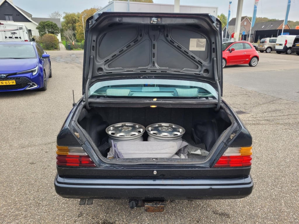 Mercedes-Benz 200 200-500 (w124) 300 d automaat