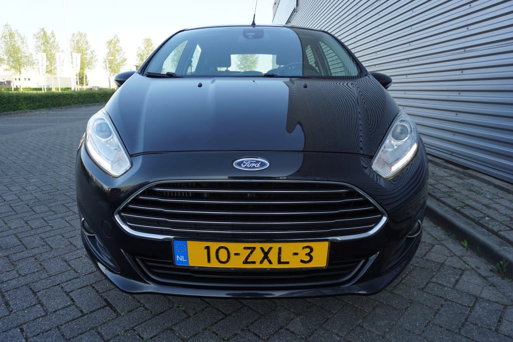 Ford Fiesta 1.0 ecoboost titanium airco / cruise / elektr. ramen / nap
