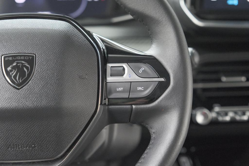 Peugeot 208 puretech 100 allure | apple carplay | parkeersensoren | climate