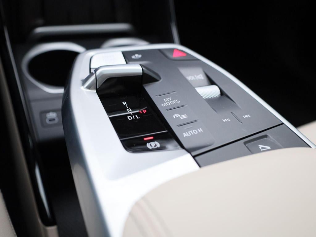 BMW X1 xdrive25e | automaat | leder | panorama dak | stoel verwarming | vir
