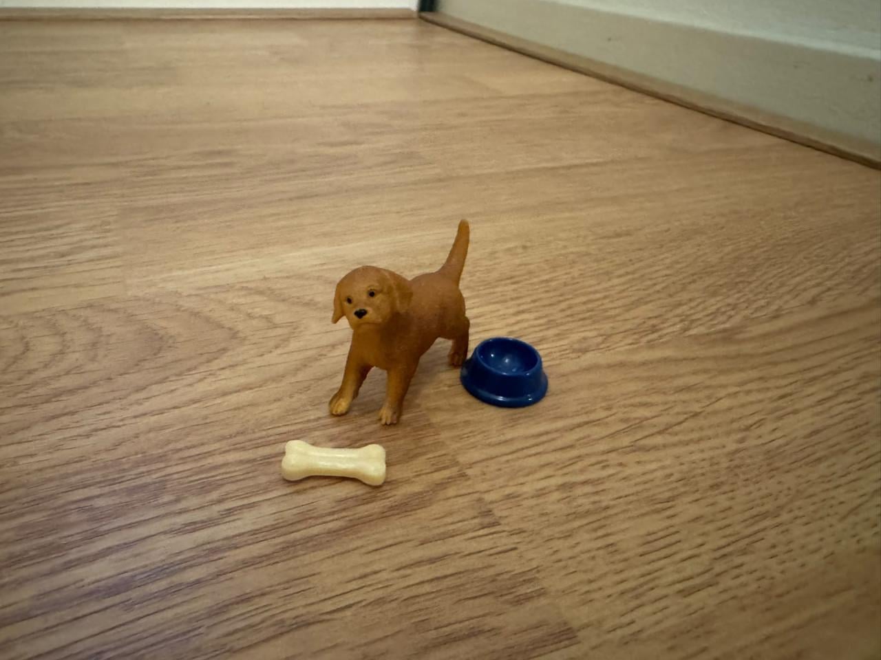 Schleich Labrador Retriever pup