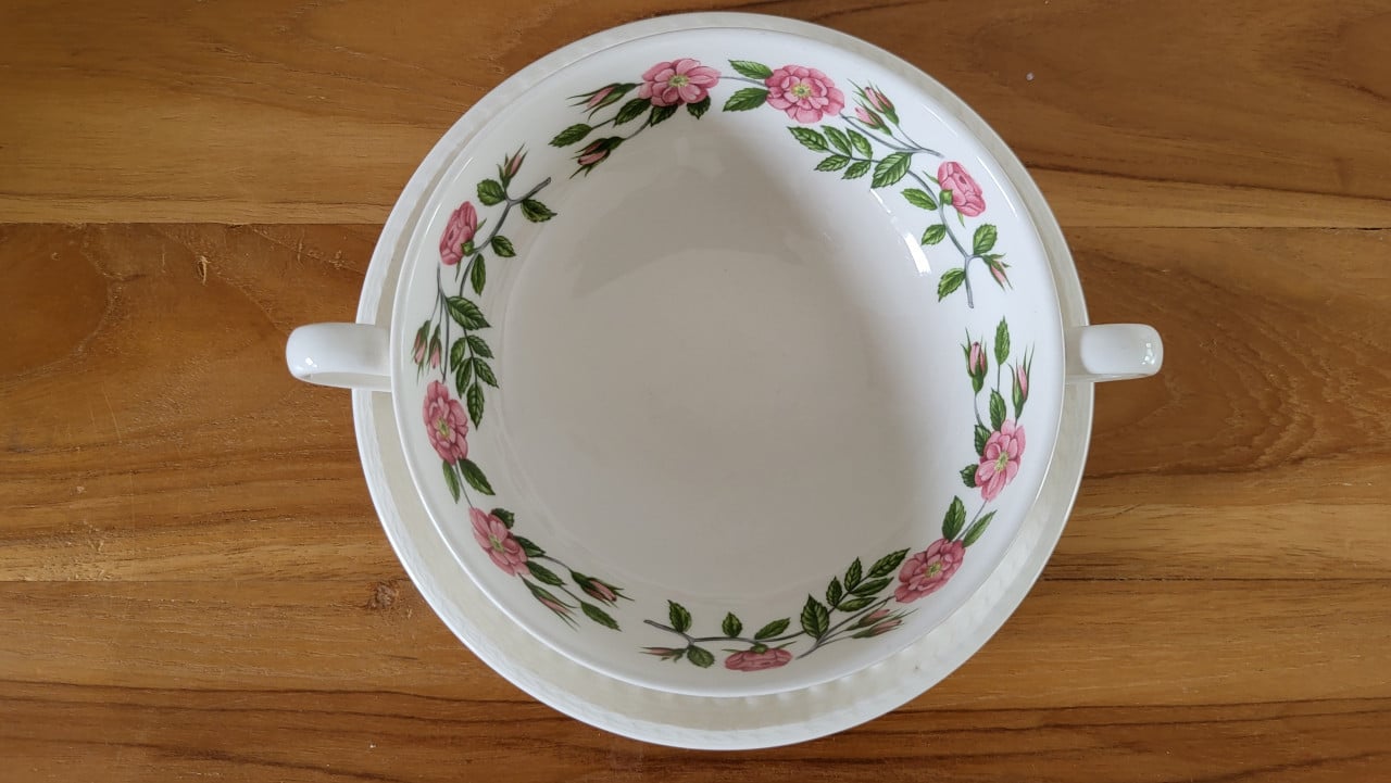 Wedgwood Rosalind soepkop met schotel