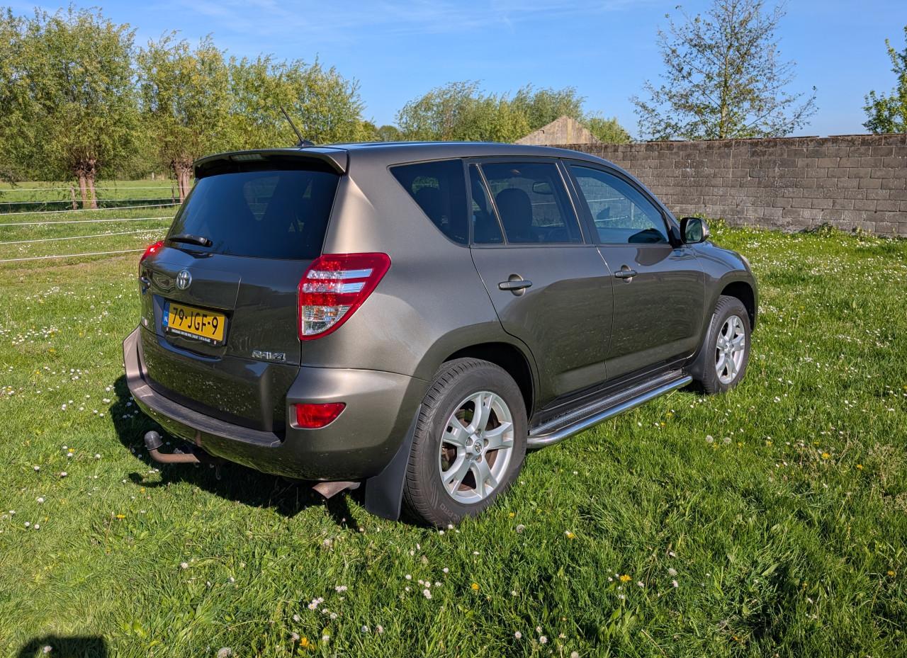 TOYOTA RAV 4 2.0 2000kg trekgewicht