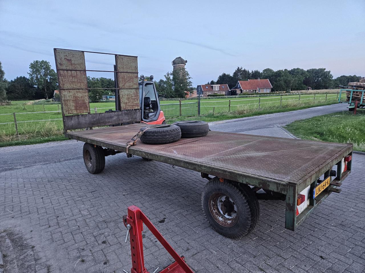 Platte landbouw wagen