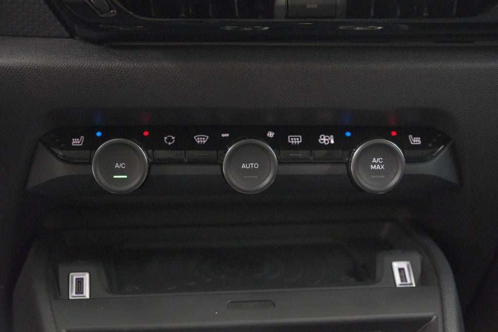 Citroen C4 1.2 hybrid 136 max | 360 camera | adaptieve cruise control | nav