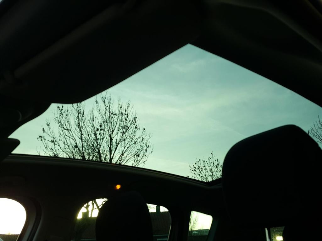 Peugeot 3008 style 1.2pt-130pk trekhaak | navigatie | cruise & climate cont