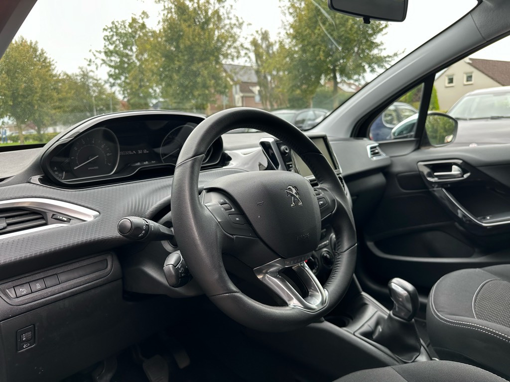 Peugeot 208 1.2 puretech allure