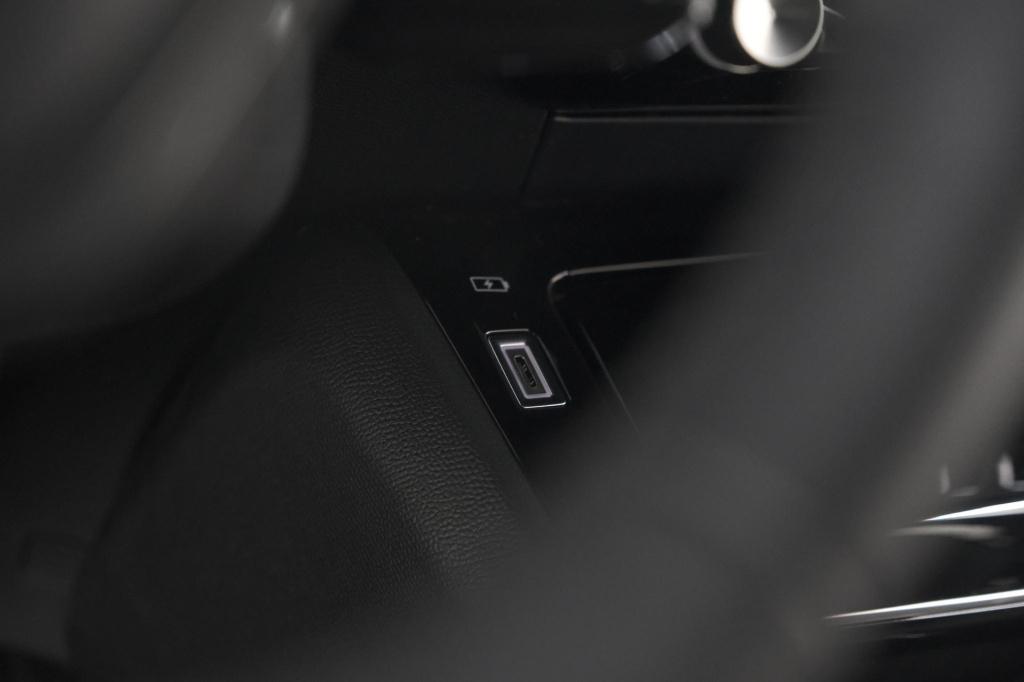 Peugeot 2008 puretech 100 allure | camera | navigatie | apple carplay | par