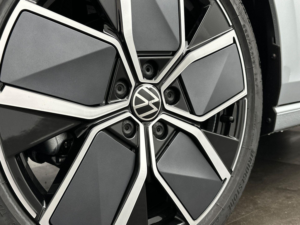 Volkswagen Golf 1.5 ehybrid style edition