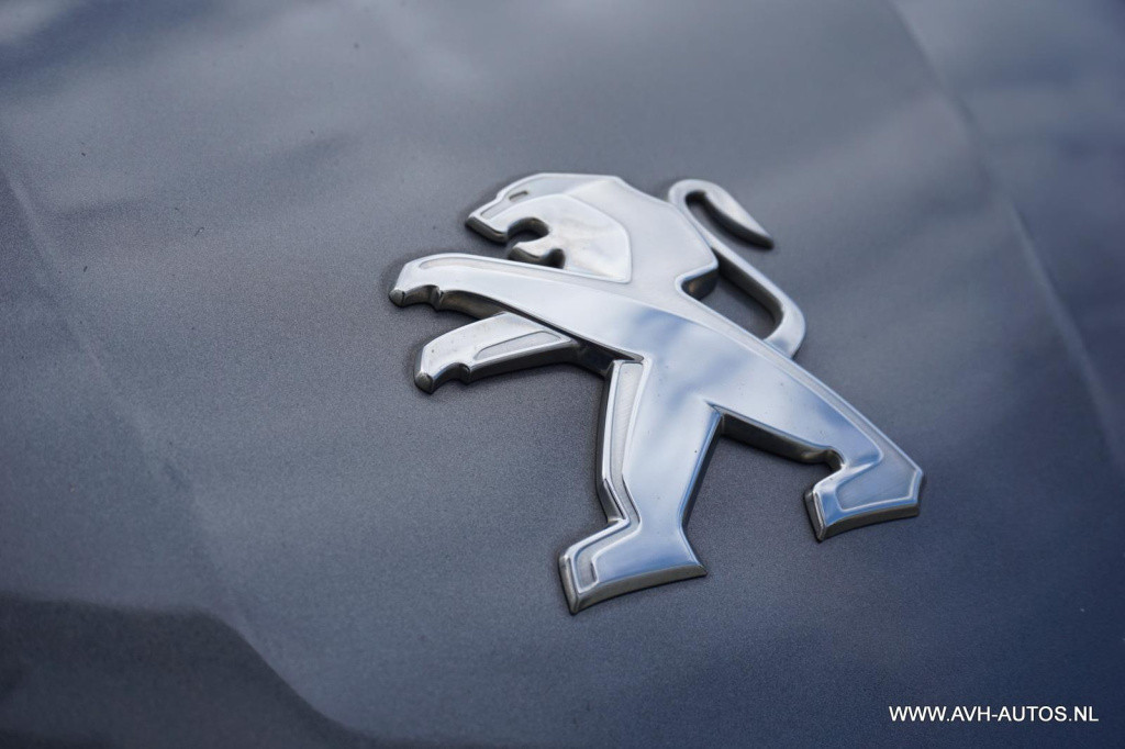 Peugeot 308 sw 1.2 puretech blue lease premium automaat