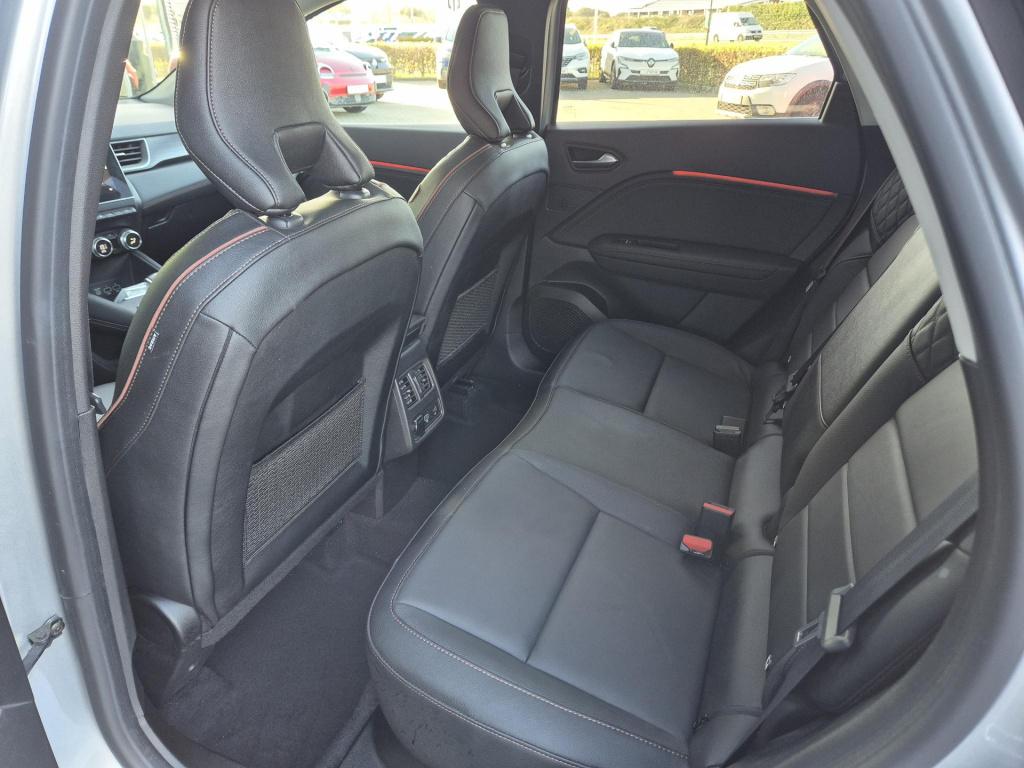 Renault Captur 1.6 e-tech plug-in hybrid 160 initiale paris verkocht