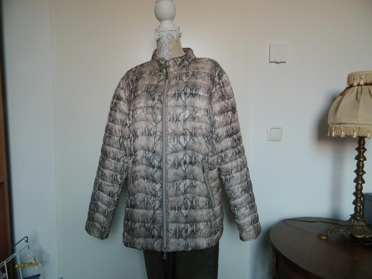 Jas van Green Goose maat 46.