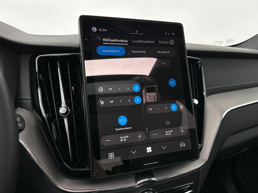 Volvo XC60 polestar engineered recharge plug-in hybrid awd