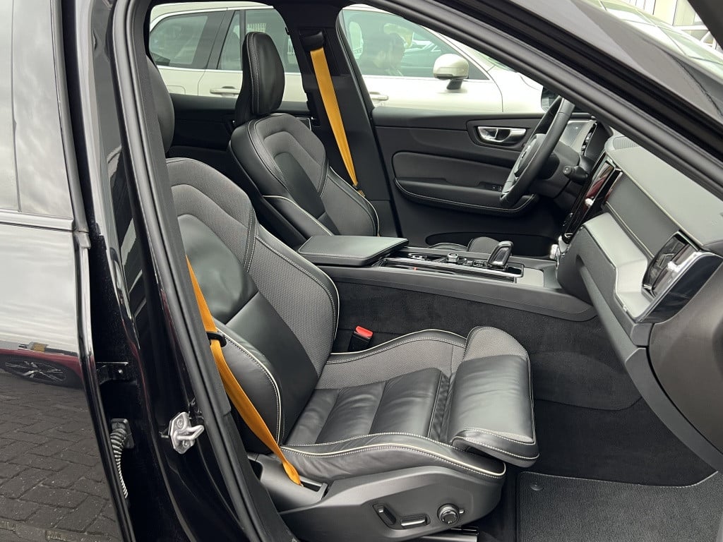 Volvo XC60 t8 405pk polestar engineered| b&w sound| panodak| facelift| adap