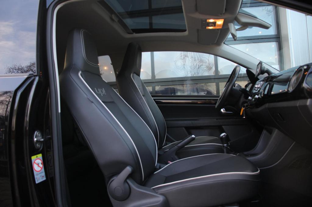Volkswagen UP! 1.0 black-edition - panoramadak - leer - leder - cruise cont