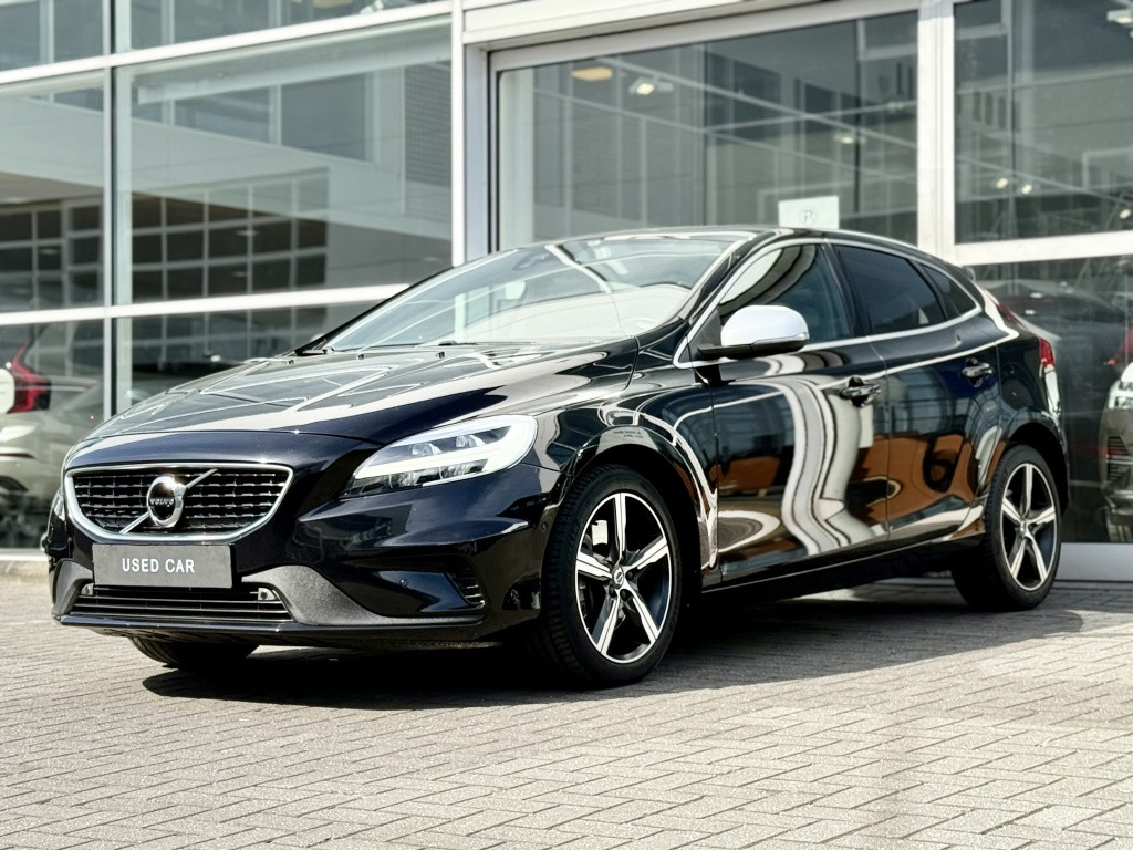 Volvo V40 t3 153pk aut6 polar+ sport| panodak| camera| trekhaak| keyless|