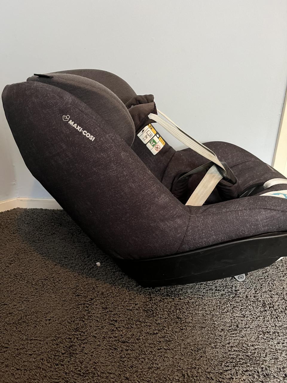 Maxi-Cosi 2wayPearl autostoel met 2wayFix ISOFIX base