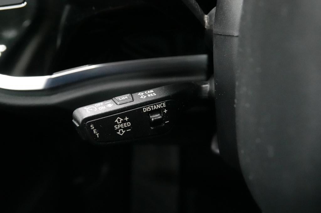 Audi Q3 35 tfsi | acc | carplay | pdc |