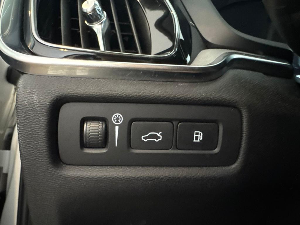 Volvo S60 2.0 t8 awd twin engine r-design