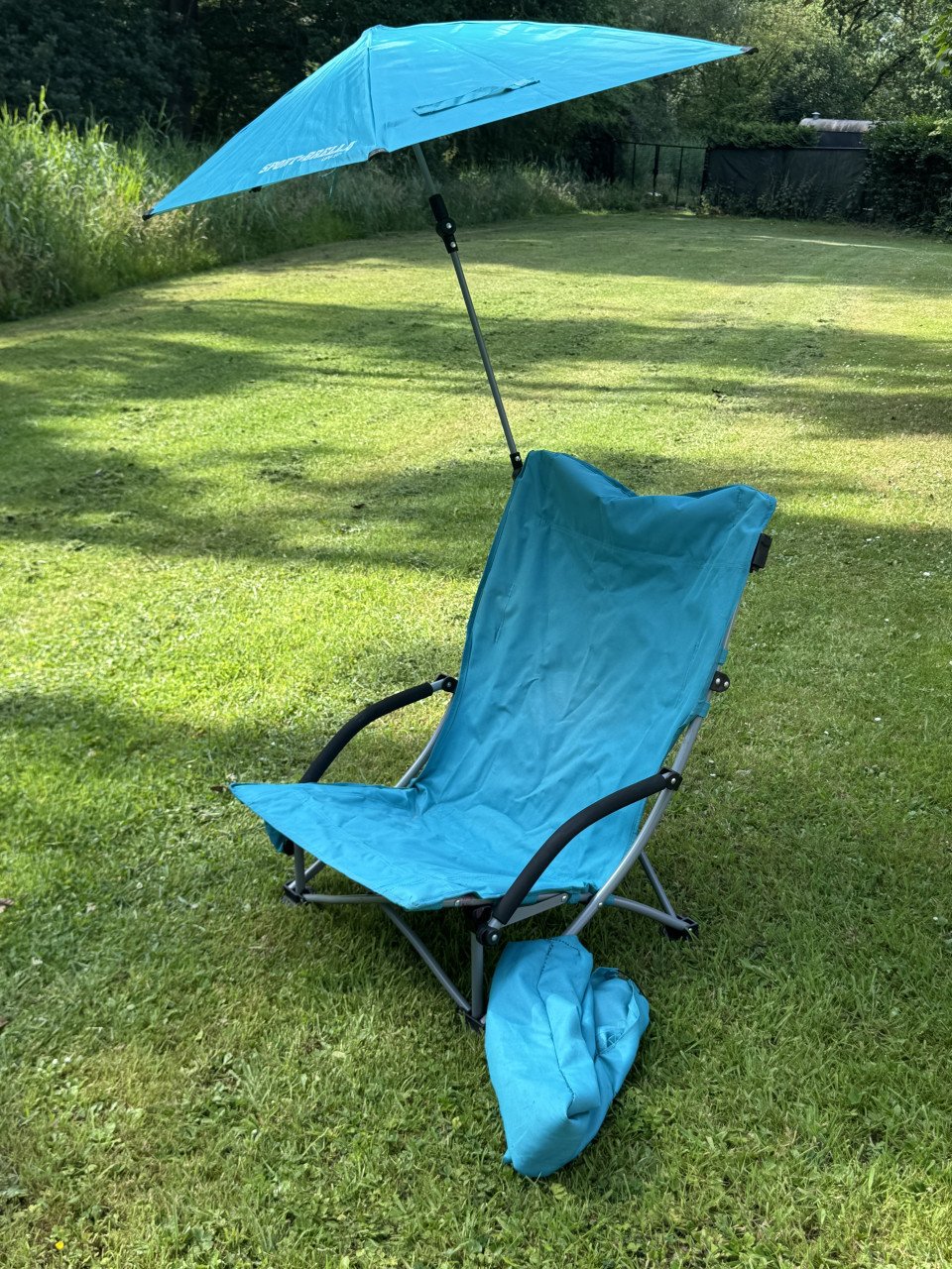Strand stoel met ingebouwde parasol