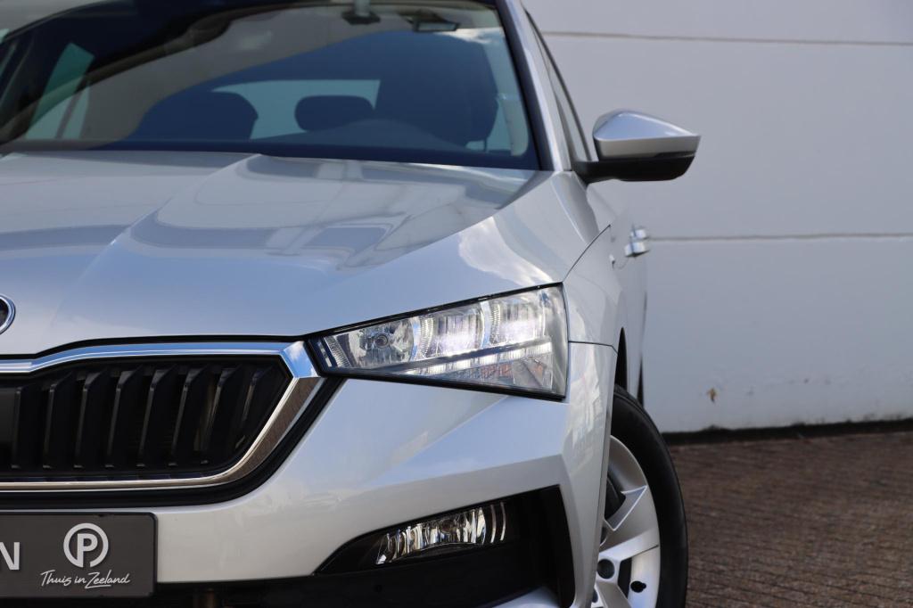Skoda Scala 1.0 tsi ambition dsg7 110pk | parkeersensoren | dab+ | carplay 