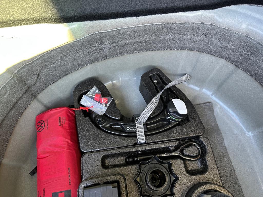 Volkswagen T-cross 1.0 tsi dsg r-line | camera | trekhaak | led gril | 4-se