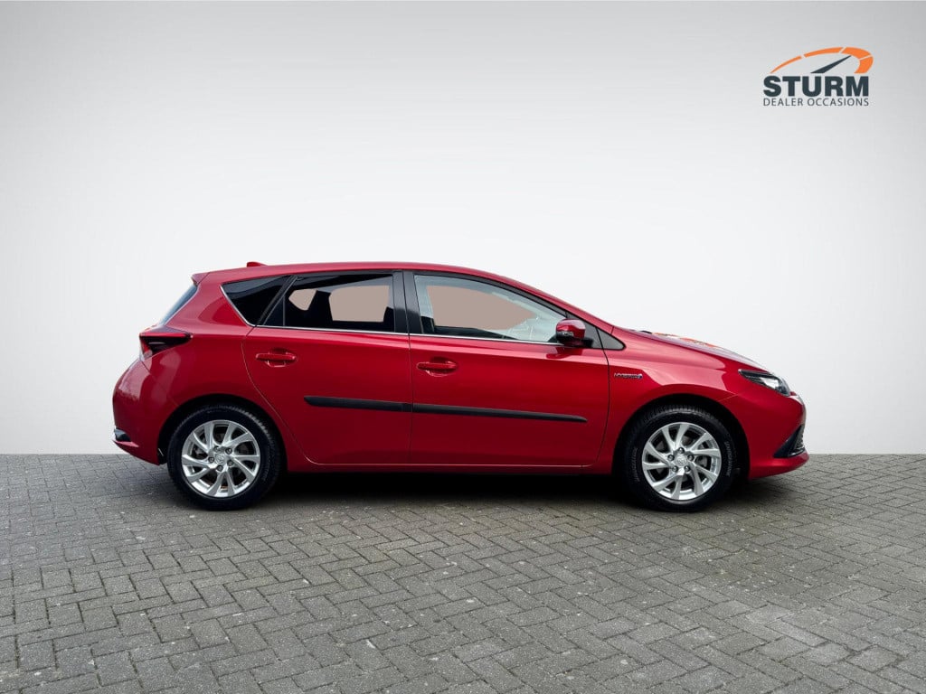 Toyota Auris 1.8 hybrid dynamic | trekhaak | navigatie | camera | keyless e