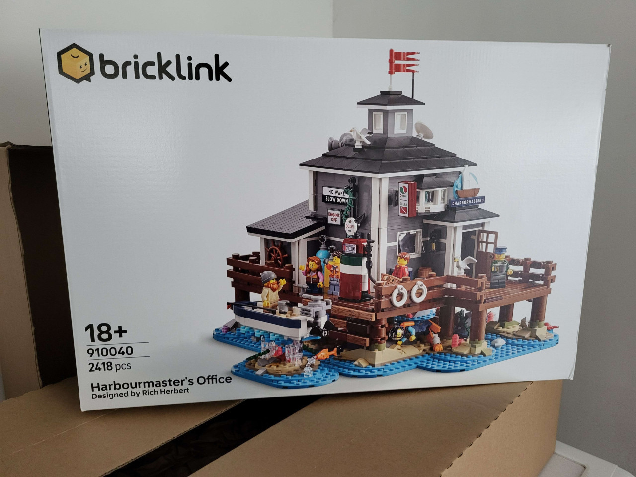 Lego Bricklink Harbormaster's Office 910040