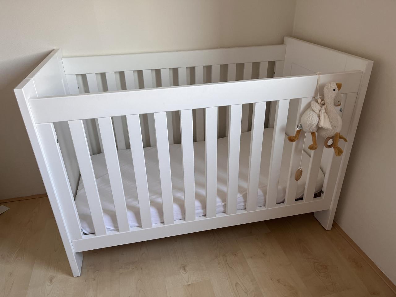 Babykamer Bopita - bed, commode en wandrekje