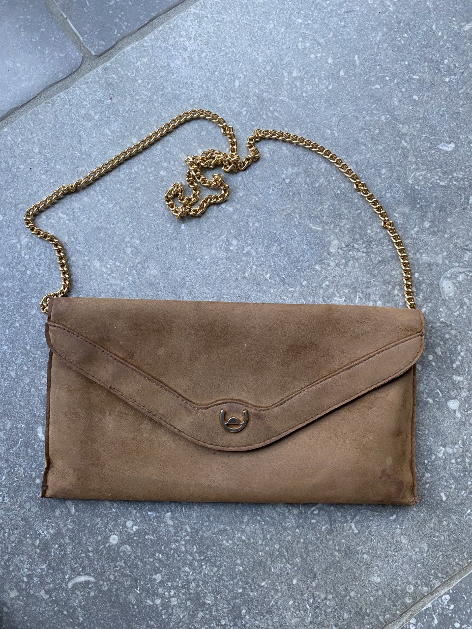 Clutch tasje bruin met goudkleurige ketting