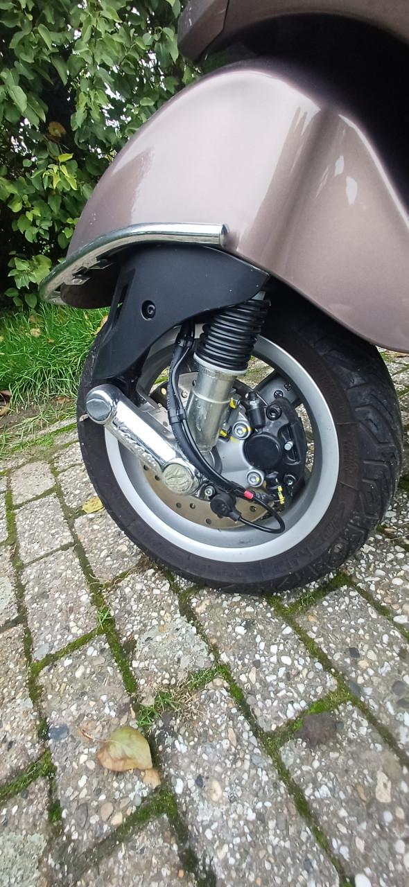 Vespa primavera te koop