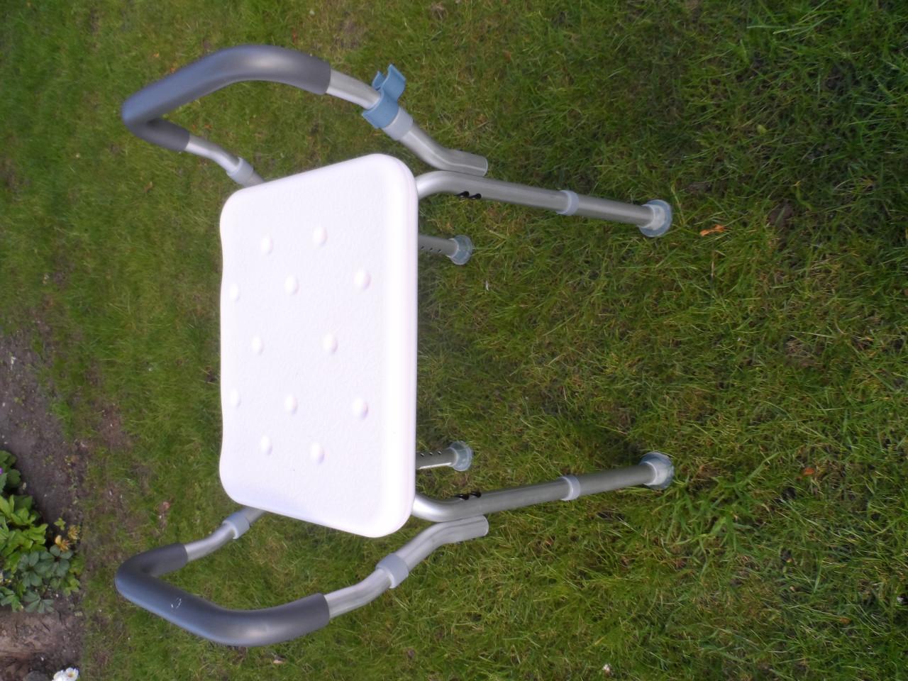 Douche stoeltje en toilet armsteunen