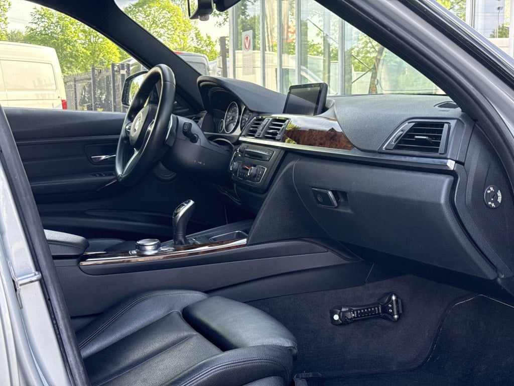 BMW 3-serie 320i high executive m sport | nl-auto | dealer ond. | m perform