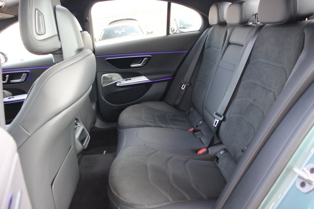Mercedes-Benz E-Klasse 300 e amg line | superscreen | pano | burmester | 36