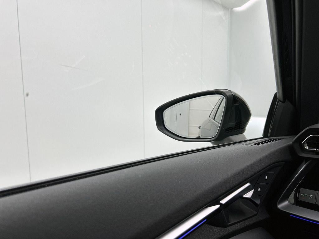 Audi A3 sportback 35 tfsi s edition | 2x s-line | panoramadak | sonos | mat