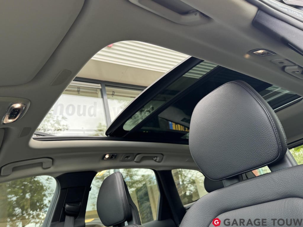 Volvo XC60 2.0 t8 twin engine awd inscription pano hud trekh