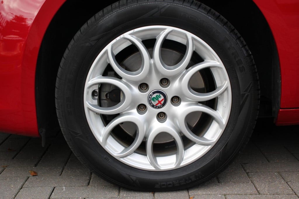 Alfa Romeo Giulietta 1.4 turbo multiair super - panorama dak - navi - stoel