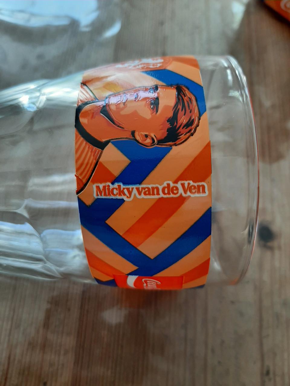 3 NIEUWE COCACOLA , KNVB GLAZEN - FRENKIE DE JONG - MICKY V D VEN