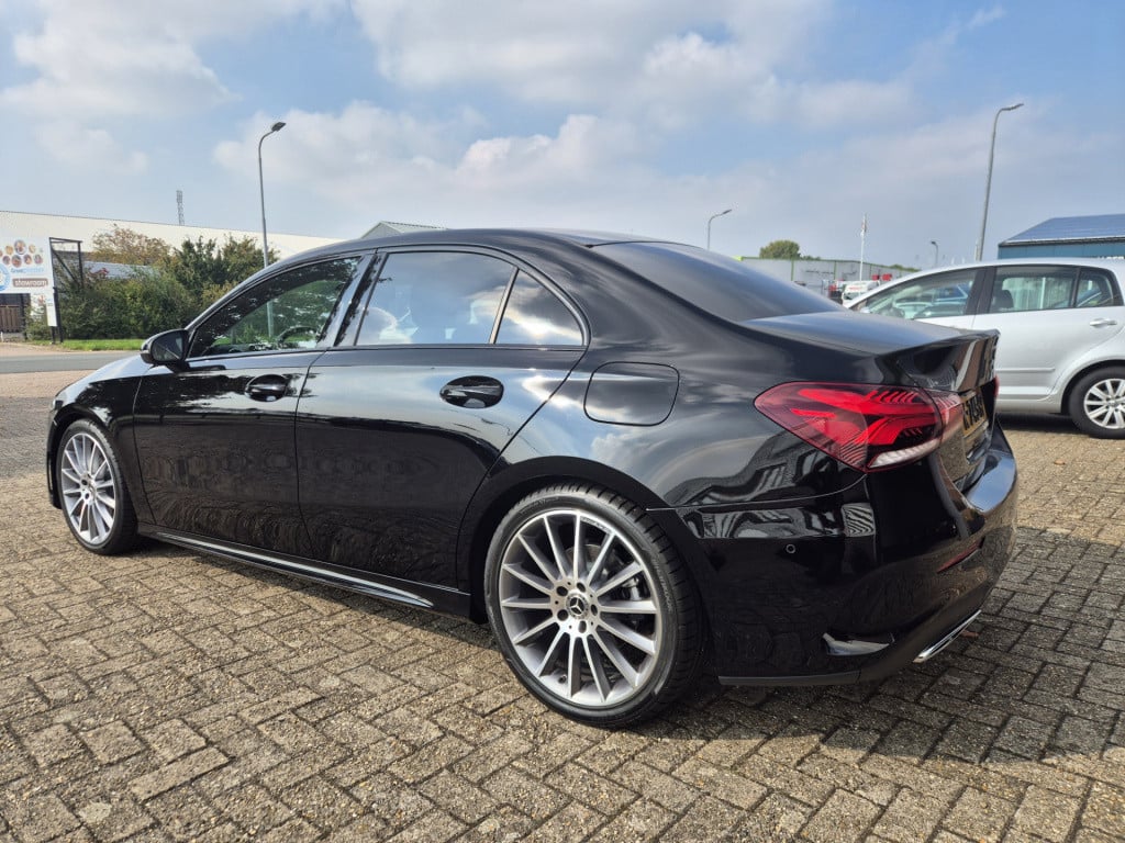 Mercedes-Benz A-Klasse 200 business solution amg