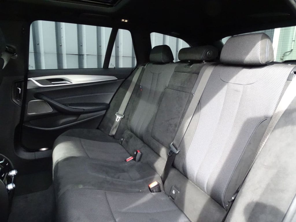 BMW 5 Serie touring 520d executive edition m sportpakket | laser led | harm